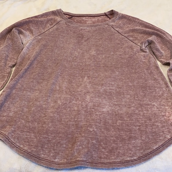American Eagle long sleeve purple top. Size M - Picture 2 of 7